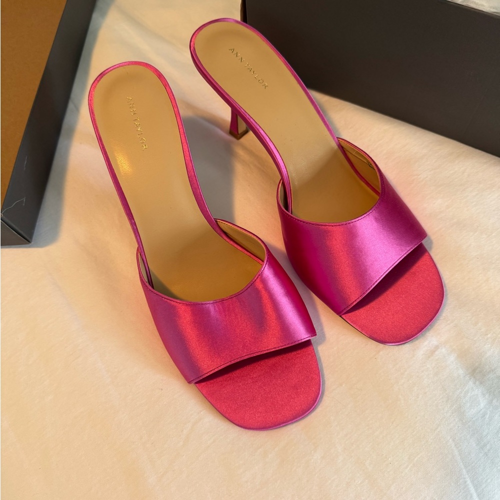 Ann Taylor Fuchsia Satin Heels - Picture 2 of 5